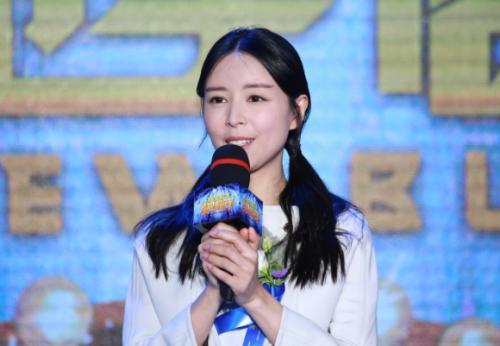 张静初 背景强大,背景强大的影视新星，演绎人生精彩篇章